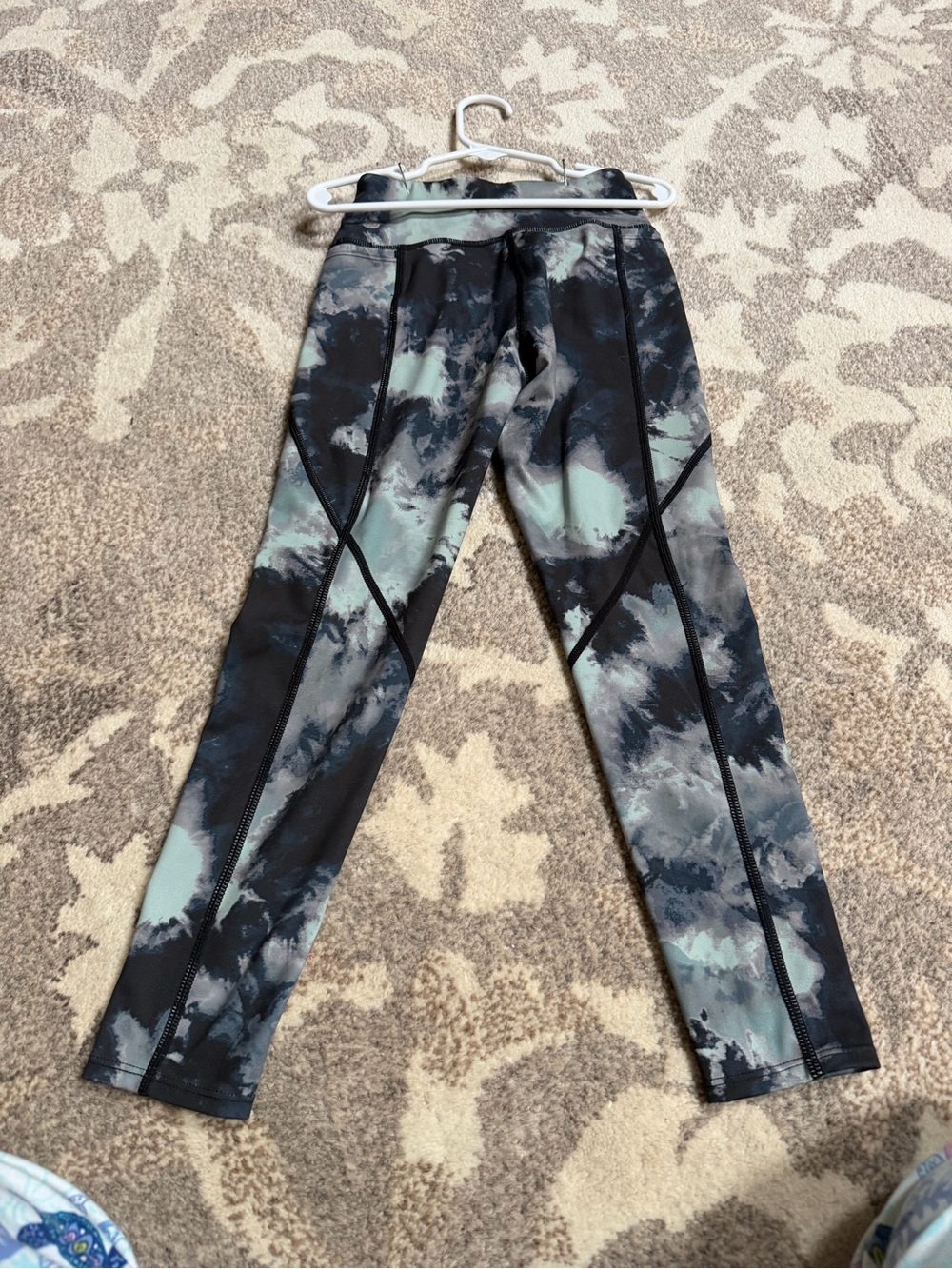 Zella Kids Leggings in Black and teal Camouflage